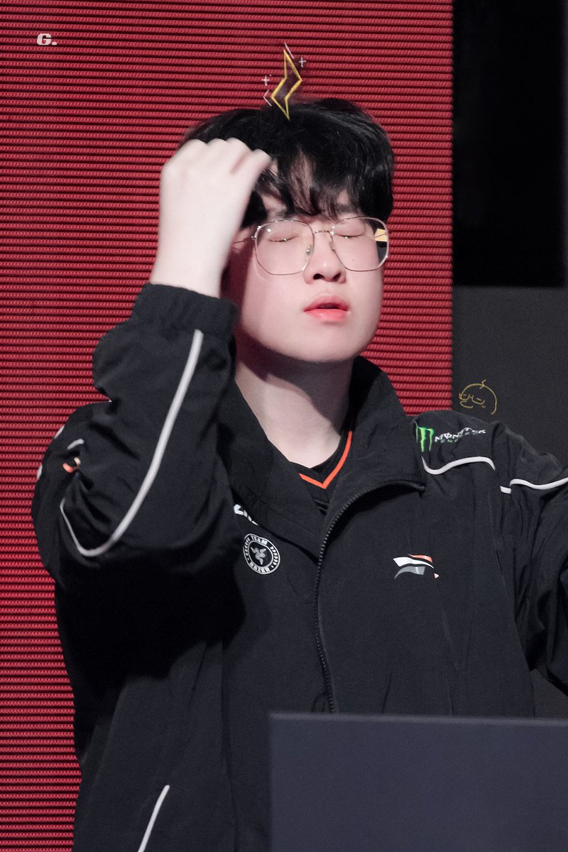 _pino_min's tweet photo. 260526 RTE DK vs HLE  

아기천둥오리 🐥⚡️ 

#제우스 #최우제 
#Zeus #HLEWIN https://t.co/wGGUgJBIeZ