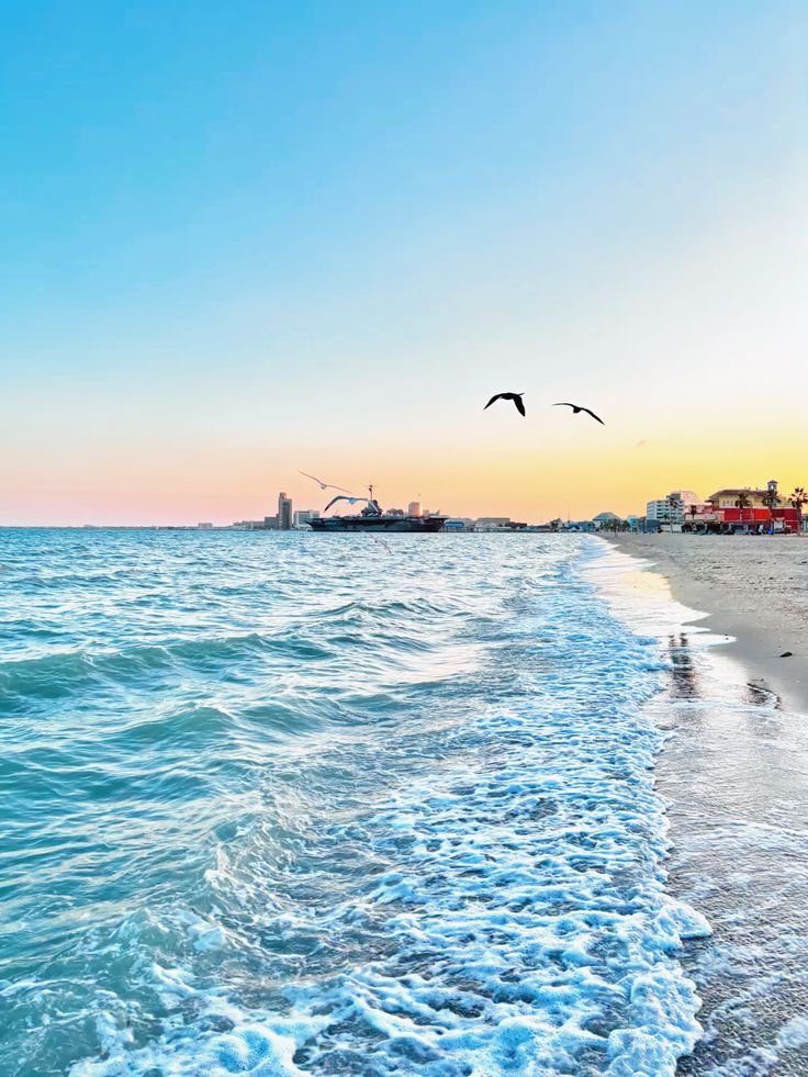 ACC_National's tweet photo. Corpus Christi sits at the heart of one of America's fastest-growing energy and industrial hubs: LNG exports, petrochemicals, refineries, and hydrogen.

But a quieter crisis is threatening all of it: water. 🧵 https://t.co/GsCUm2kjdE