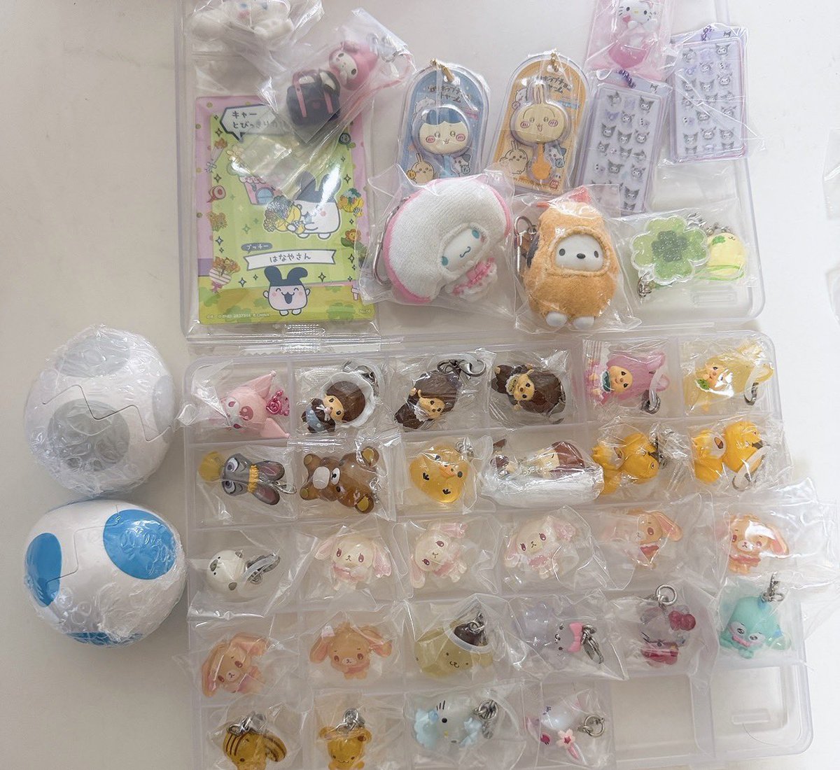 daifuku0501_'s tweet photo. 「交換」
めじるしアクセサリー
モンチッチ、たまごっち、ちいかわ、ズートピア、リラックマ、ヨッシー、サマーウォーズ、ちびっとも、シール

譲→画像1、2枚目
（シュガーバニーズ希望数より多く出たため出しております。）
求→画像3＞4枚目
その他なんでも検討します。
⬇️続く https://t.co/1Sg3fwMGl4