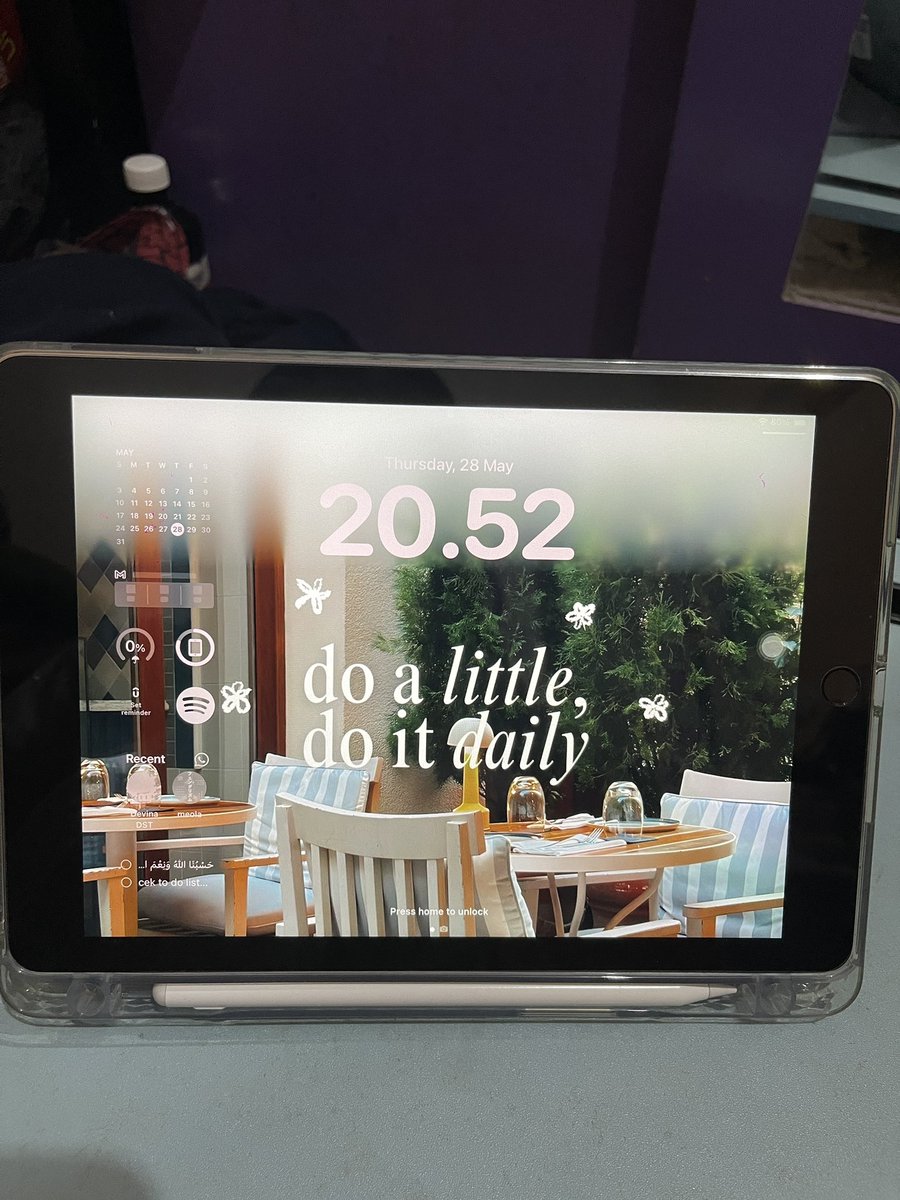selarasss's tweet photo. wts ipad gen 6 128gb ex-ibox

- wifi cell
- unit only
- cod jabek
- baterai masih badak jarang dipake juga
- fisik mulus spt di foto gak ada dent
- layar aman gak ada ws dkk
- belum pernah service

💰2,2jt (net) https://t.co/xsPzFDxHCB