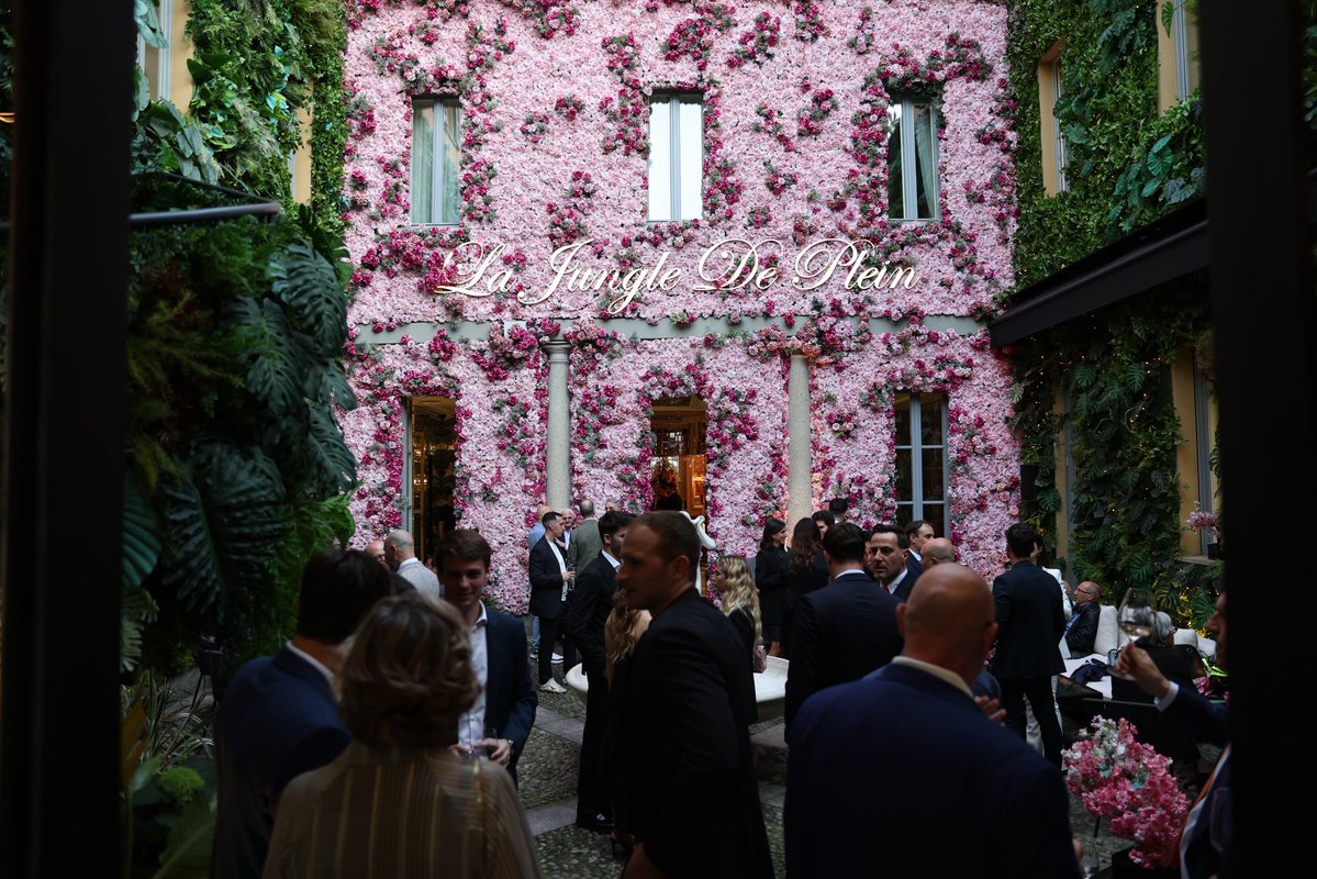 Kleos_app's tweet photo. Our first Kleos side event in Milan during ETH Milan week was a success.
Thank you to everyone who joined us and celebrated this milestone together. This is only the beginning. 🚀
#Kleos #ETHMilan #SideEvent https://t.co/nGDocil4gT