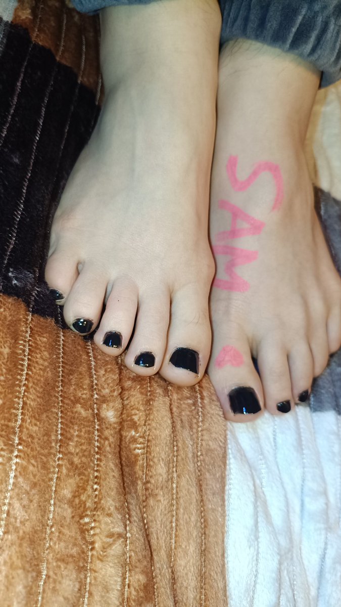 Sammy789799's tweet photo. Soft feet, sweet energy… made for a man like me who knows how to spoil, daddy love's you Abigail ❤️❤️ https://t.co/NcnEoKYxgf