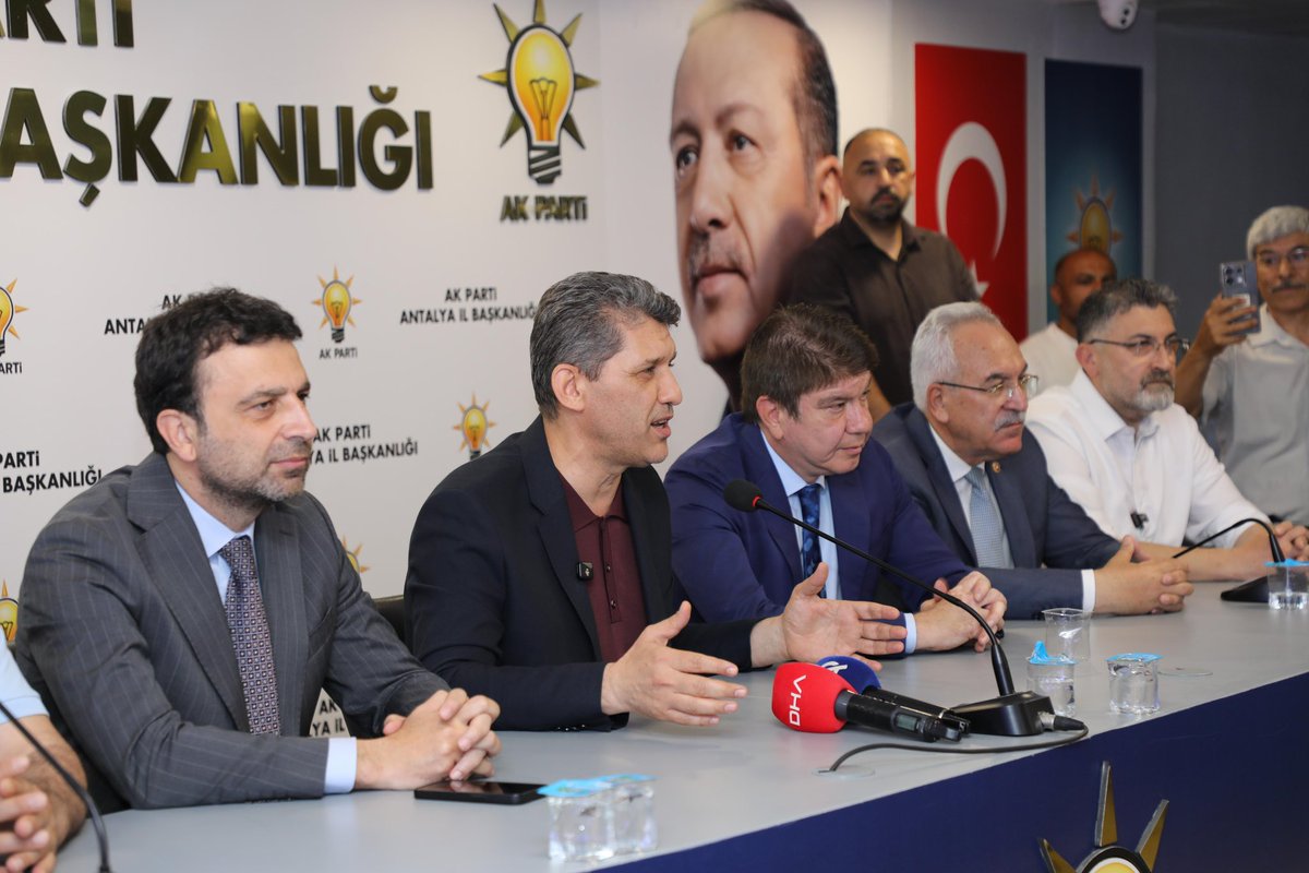 alicetin_07's tweet photo. Kurban Bayramı münasebetiyle İl Başkanlığımızda geleneksel bayramlaşma programında; MKYK Üyemiz Sayın Menderes Türel (@menderesturel ), Milletvekilimiz Sayın Mustafa Köse (@avmustafakose ), belediye başkanlarımız, ilçe başkanlarımız, teşkilatımızın kıymetli mensuplarıyla ve hemşehrilerimizle bir araya gelerek bayramlaştık.

Birlik ve kardeşlik ikliminin hâkim olduğu programımızın teşkilatımıza, şehrimize ve aziz milletimize hayırlar getirmesini diliyor, tüm hemşehrilerimizin Kurban Bayramı’nı bir kez daha gönülden tebrik ediyorum.