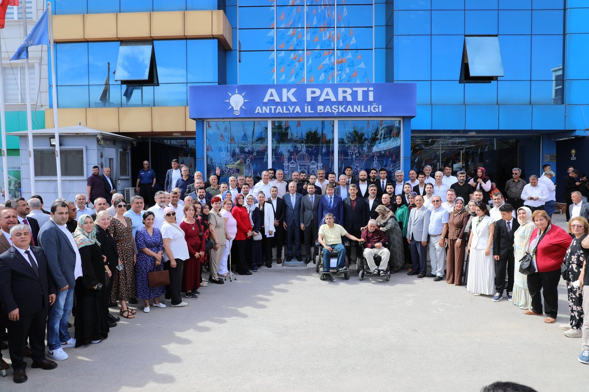 alicetin_07's tweet photo. Kurban Bayramı münasebetiyle İl Başkanlığımızda geleneksel bayramlaşma programında; MKYK Üyemiz Sayın Menderes Türel (@menderesturel ), Milletvekilimiz Sayın Mustafa Köse (@avmustafakose ), belediye başkanlarımız, ilçe başkanlarımız, teşkilatımızın kıymetli mensuplarıyla ve hemşehrilerimizle bir araya gelerek bayramlaştık.

Birlik ve kardeşlik ikliminin hâkim olduğu programımızın teşkilatımıza, şehrimize ve aziz milletimize hayırlar getirmesini diliyor, tüm hemşehrilerimizin Kurban Bayramı’nı bir kez daha gönülden tebrik ediyorum.
