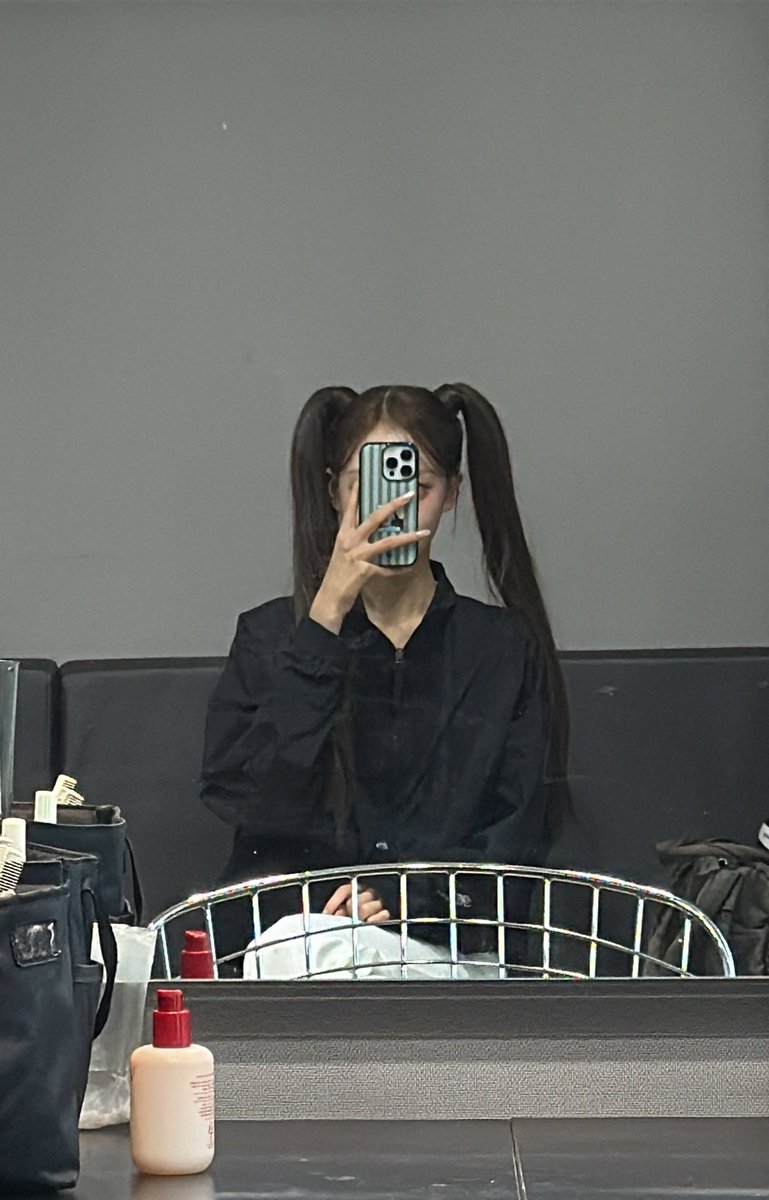 0128bbl's tweet photo. [260528] 🫧🐈‍⬛

SHEON’s new profile picture and background

#션 #빌리 https://t.co/PRGdB13nr4