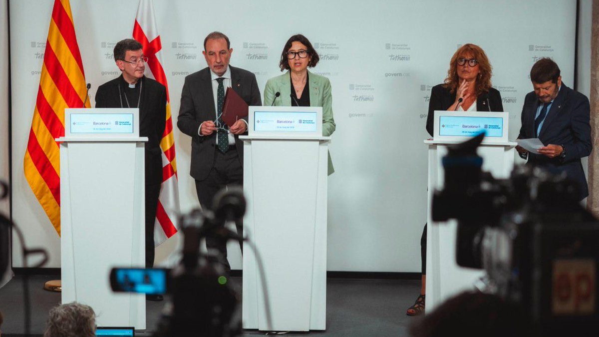 ramonbassas's tweet photo. 👉 Catalunya desplegarà un ampli operatiu institucional, de seguretat i de mobilitat per a la visita del papa Lleó XIV

✍️ https://t.co/dMLCQouqjs

▶️ https://t.co/JsNPpjo7eT https://t.co/zTGLqSfdub