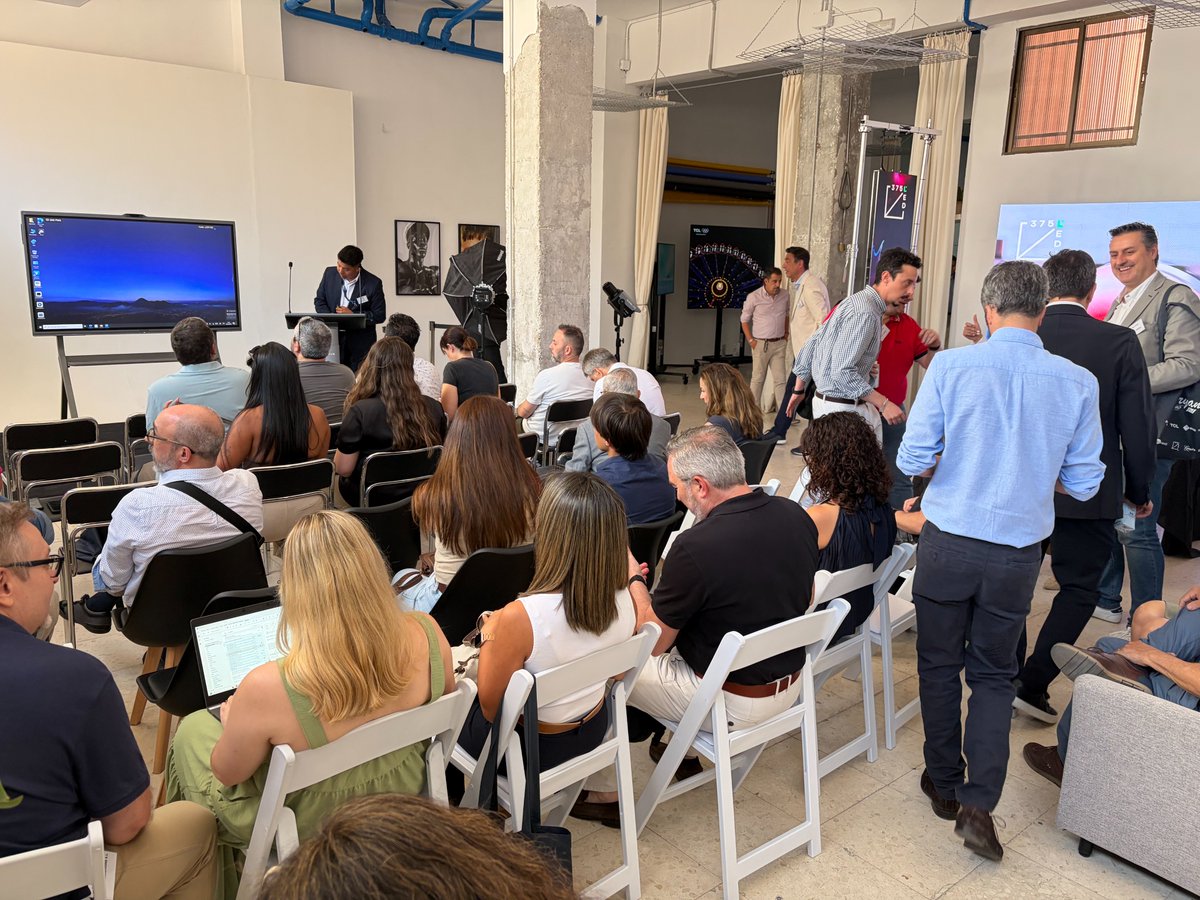 QNAPEspana's tweet photo. Hoy participamos en el #AVInnovationSummit Madrid junto a profesionales del sector AV.

Desde #QNAP ofrecimos una ponencia sobre tendencias AV, casos de uso y soluciones de almacenamiento para entornos audiovisuales profesionales.

¡Gracias a @Aryan_VAD por la jornada! https://t.co/K7G2wjXSCL