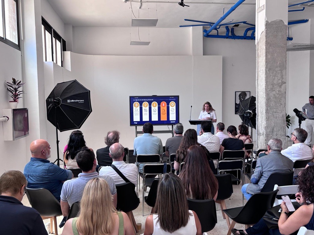 QNAPEspana's tweet photo. Hoy participamos en el #AVInnovationSummit Madrid junto a profesionales del sector AV.

Desde #QNAP ofrecimos una ponencia sobre tendencias AV, casos de uso y soluciones de almacenamiento para entornos audiovisuales profesionales.

¡Gracias a @Aryan_VAD por la jornada! https://t.co/K7G2wjXSCL