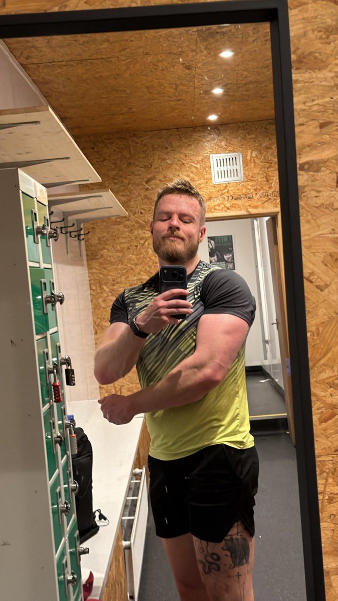 TimbosTits's tweet photo. Arms ready for you https://t.co/Jb1rdAGB40