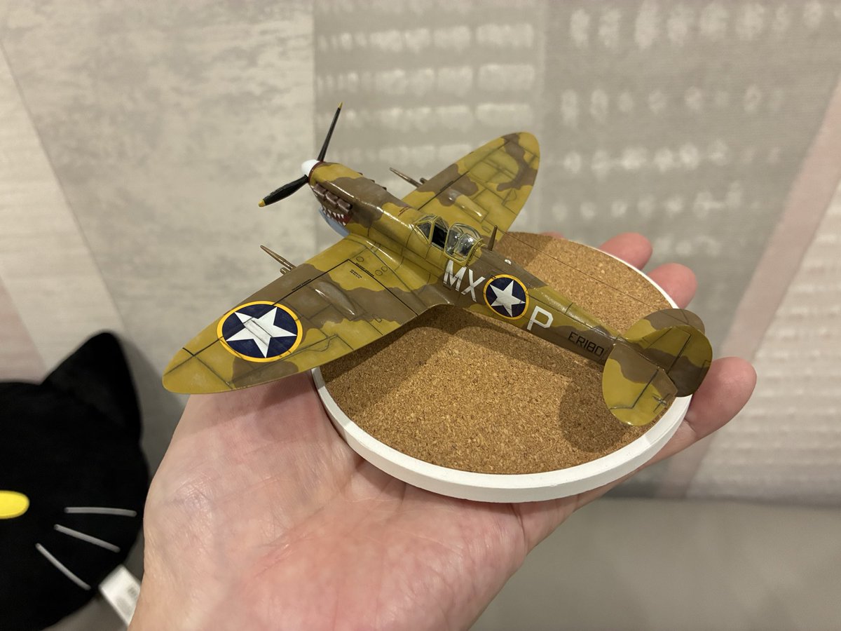 ChangYogen's tweet photo. Airfix 1/72 Spitfire Mk Vb Trop, “American Spitfire” completed. Painted by hand brush. https://t.co/kpzajlpaPd