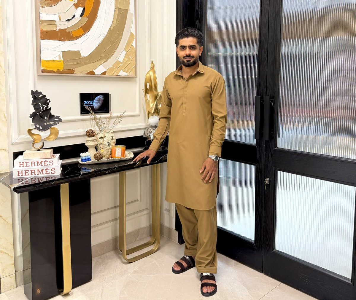 Ana_khan tweet media