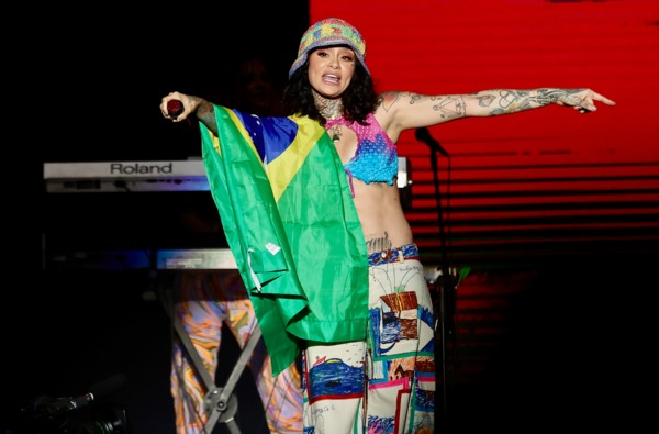 kehIanibrasil's tweet photo. ELA VEM! Kehlani posta print de conversa na DM do Instagram dizendo que os fãs brasileiros estão protestando para ela vir ao país. 🗣️🇧🇷 https://t.co/XjdgCcSYhv