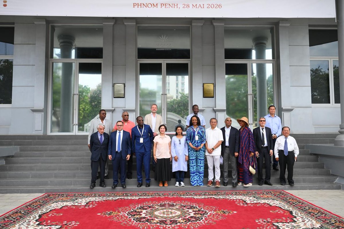 CentralBankRw's tweet photo. En marge de la Conférence, @nbccambodia a organisé une visite du musée SOSORO, le musée de l’économie et de la monnaie du Cambodge. 

Lors de cette visite, les Gouverneurs des banques centrales francophones ont acquis des perspectives uniques sur l’histoire du Cambodge, approfondissant leur compréhension de l’évolution des interactions entre la monnaie, l’économie et la politique au fil du temps.  

#BNREngage
#KnowYourCentralBank