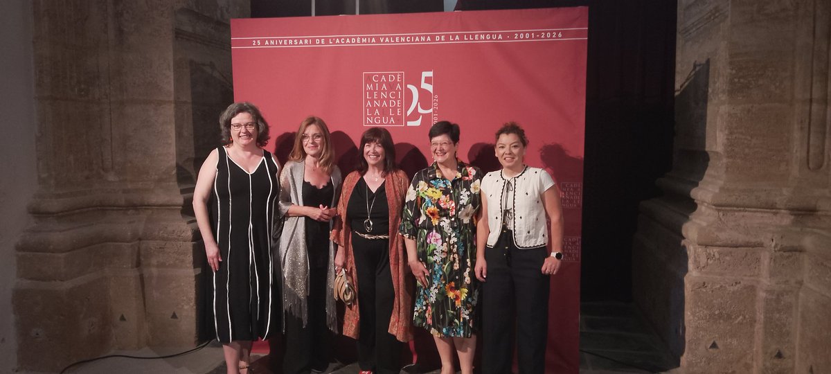AccioCulturalPV's tweet photo. Acompanyem a l'AVL en els seus 25 anys com a entitat estatutària. 

L'autogovern implica tindre institucions fortes, pròpies i independents.

@AVLoficial https://t.co/eP4M6teNbi