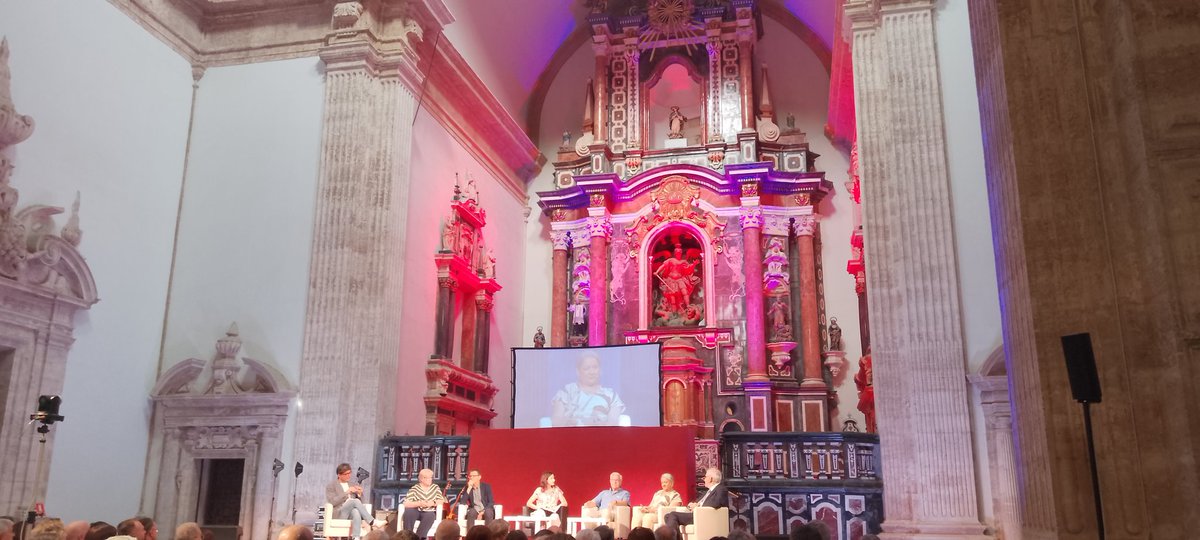 AccioCulturalPV's tweet photo. Acompanyem a l'AVL en els seus 25 anys com a entitat estatutària. 

L'autogovern implica tindre institucions fortes, pròpies i independents.

@AVLoficial https://t.co/eP4M6teNbi