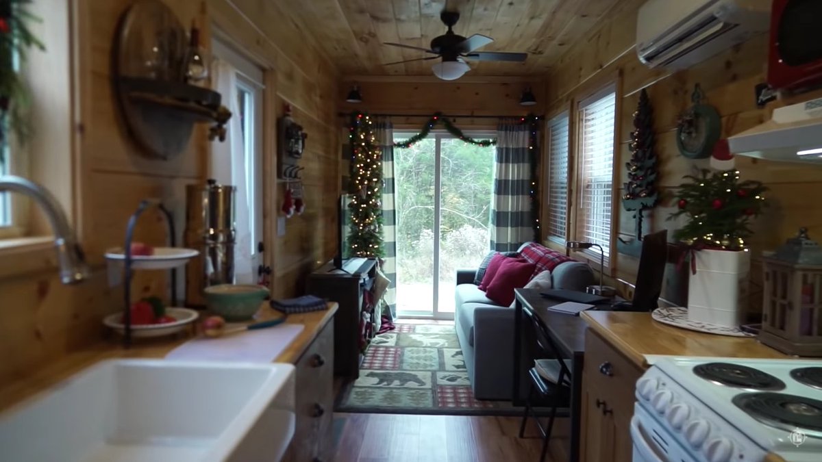 TinyHouseTalk's tweet photo. Martha named her shipping container home the 'Death Star' — and she lives in a tiny house community where she sees her neighbors every day. No-loft container life done right.

https://t.co/saFIvldA6T

#tinyhouse https://t.co/AGGM6roMba