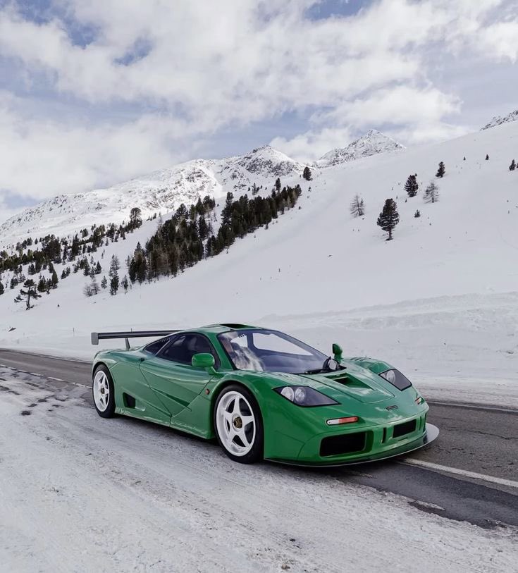 AsphaltAura's tweet photo. Sleek✨#Mclaren P1 LM🤤in green finish https://t.co/7U7Jp4Phfw