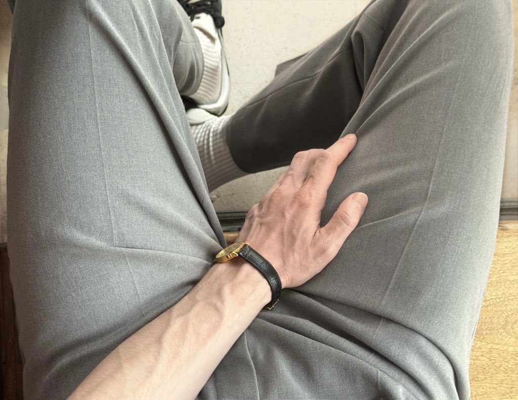 soloshsh's tweet photo. игра где спрятан адидass https://t.co/ylmWchraaH