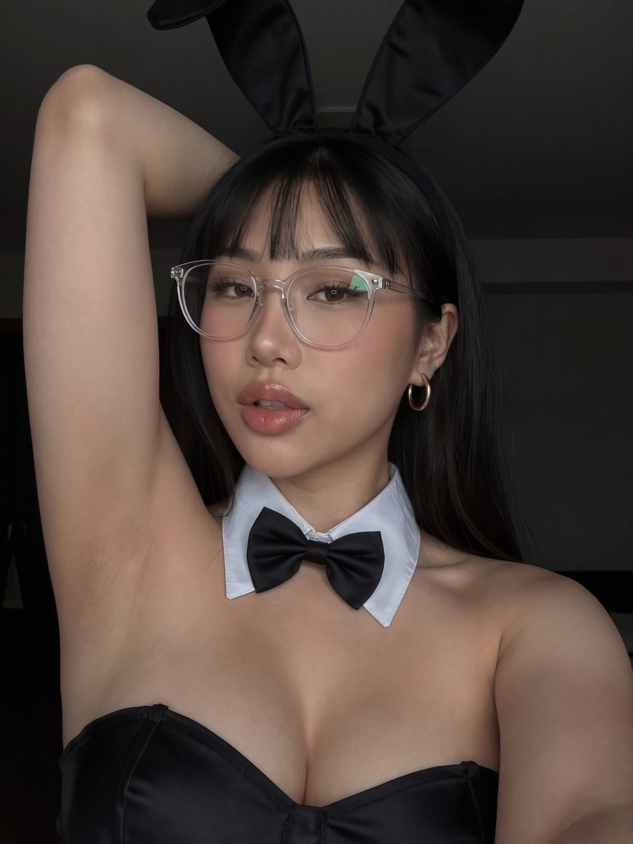 HannaJonso's tweet photo. Catch the stubborn rabbit together 🔥🐇👅 https://t.co/nM2VvkRz8A
