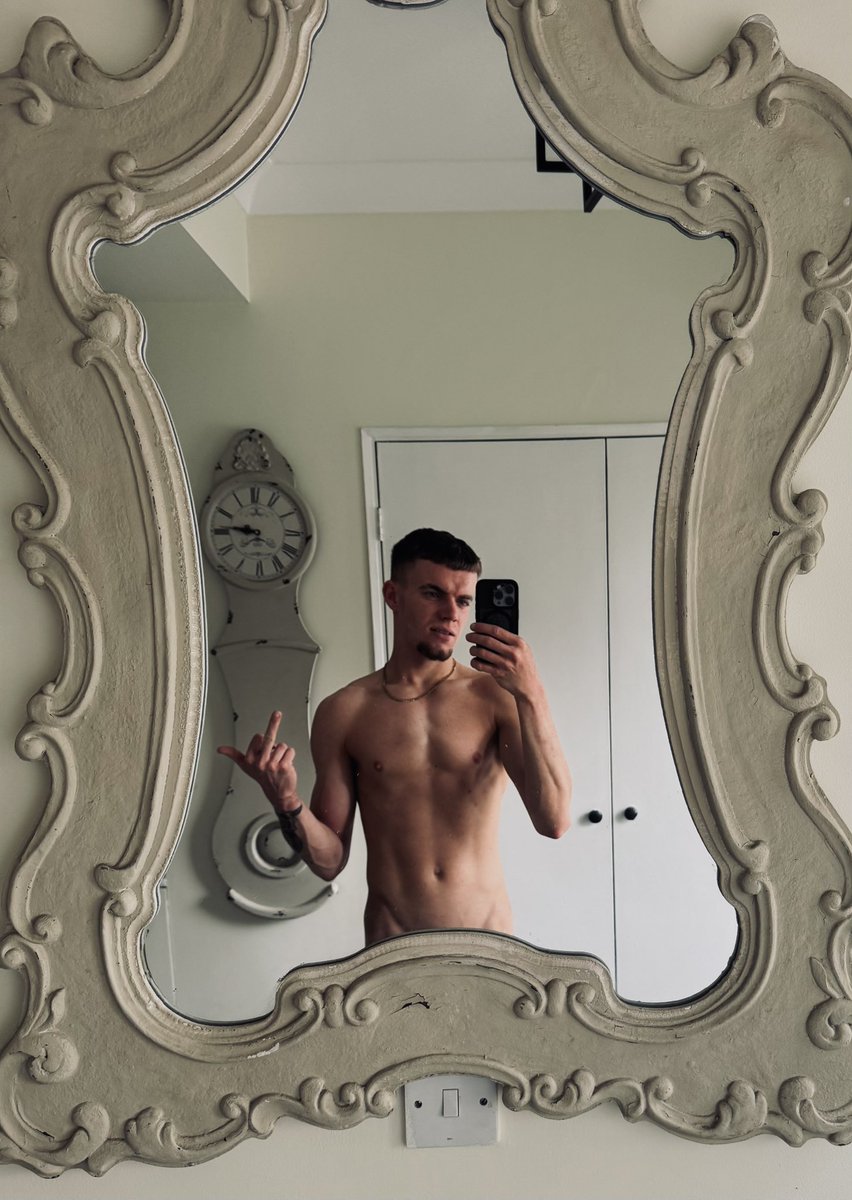 AlphaTie02's tweet photo. Didnt feel like wearing clothes today. Who’s sending me money today then🤔 #findom #paypig #cashmaster #chav https://t.co/1f5uSu40PO