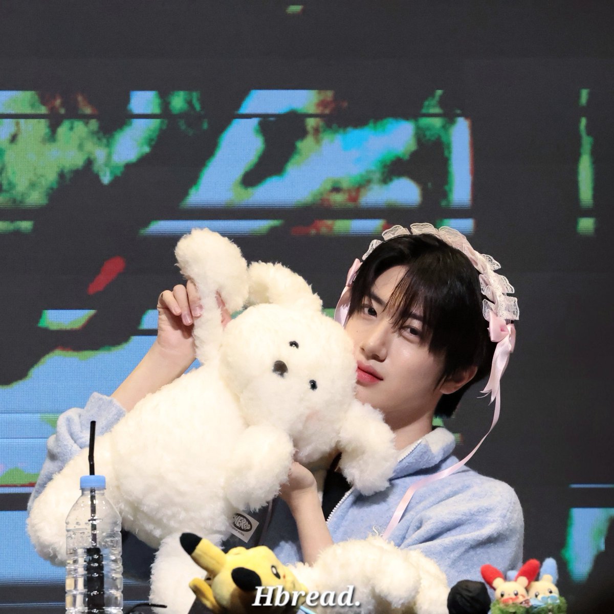 Hbread_a's tweet photo. 260524 애플뮤직

인형 좋아하는 걸 보니 애기가 분명해!

#CRAVITY #원진 #WONJIN https://t.co/zcOpvQkRVC
