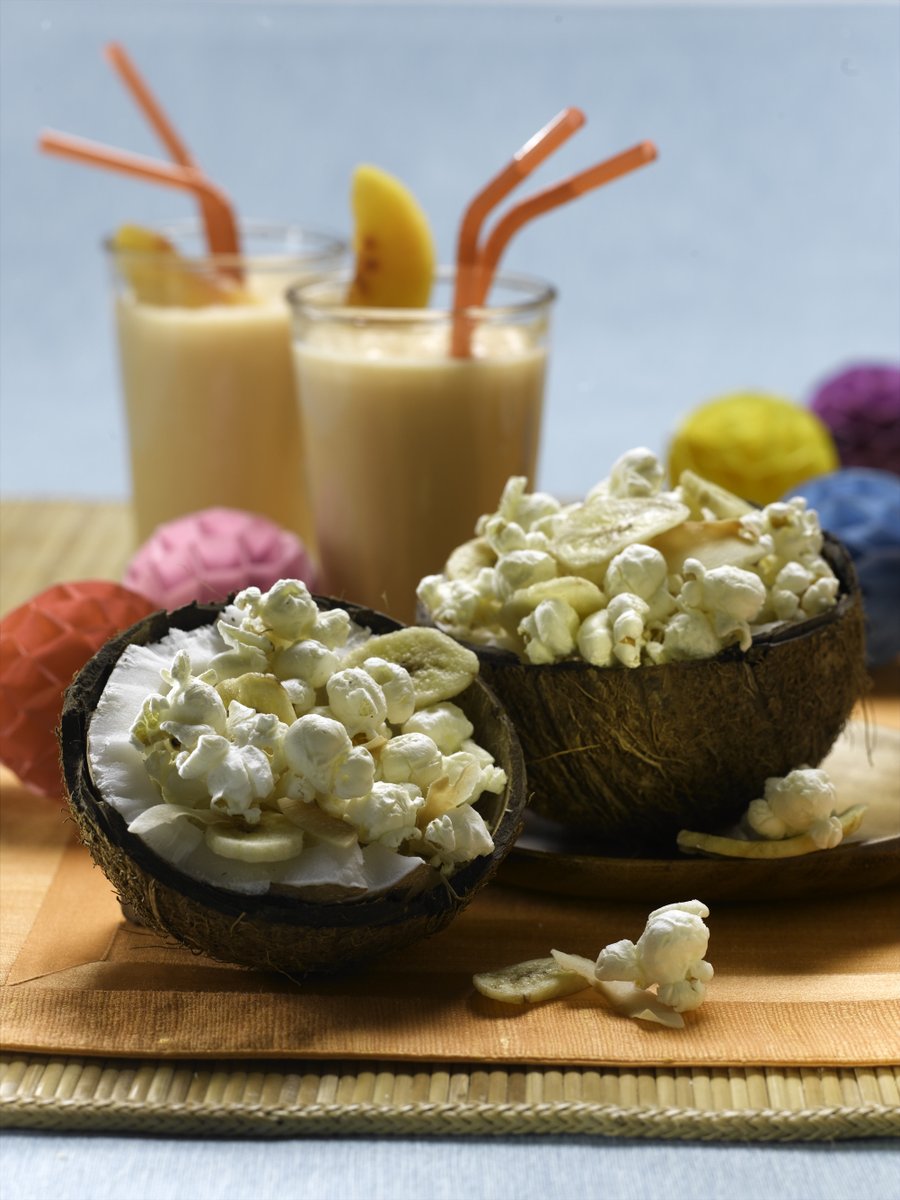 PopcornCentral's tweet photo. Banana martini this. Banana pudding coffee that.

But if you want to see the real star of the show? It’s the Coconut Monkey Mix🥥🍿 Salty, sweet, and it’s the only trend that actually understands the assignment.

See the full recipe: https://t.co/0O58Ci7Iwy https://t.co/ElZwJthDKP