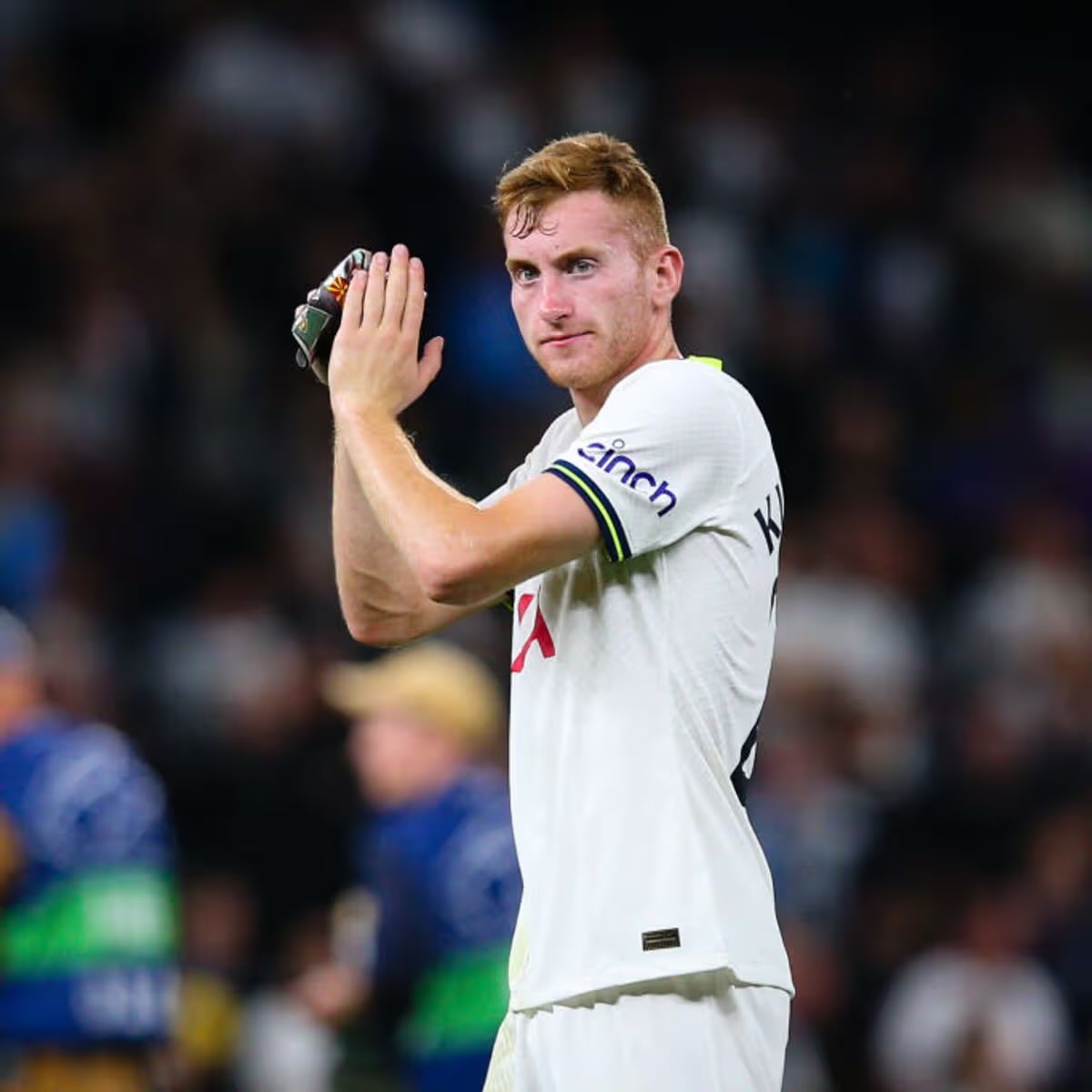 TheSpursExpress's tweet photo. 🎙️ l Information about why Kulusevski has been out for so long  The Swedish national team’s doctor describes his injury, a cartilage injury, as “tricky.”

“They are difficult to treat. Cartilage has no blood supply and no nerves. It doesn’t heal in the usual way.”

“In addition, his injury is located in an area that is under a lot of stress for a football player. The kneecap slides back and forth over the femur. This creates enormous pressure. In this case, it seems that his injury hasn’t healed enough yet for him to handle that kind of strain.” @sportbladet @FPL_Calle 🇸🇪🤍😞