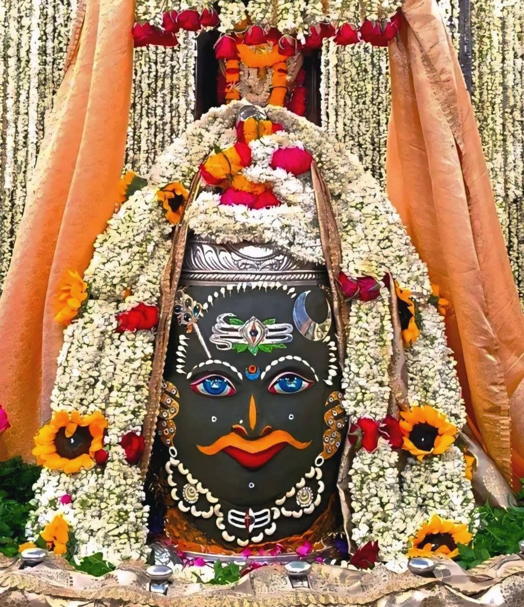 alokKum2021's tweet photo. 🙏🌹 जय श्री महाकाल🌹🙏
 श्री महाकालेश्वर ज्योतिर्लिंग का आज का  ( "सायंकालीन" )  आरती शृंगार दर्शन
 🔱28 मई 2026 (गुरुवार)🔱 https://t.co/IWgB0Ilywu