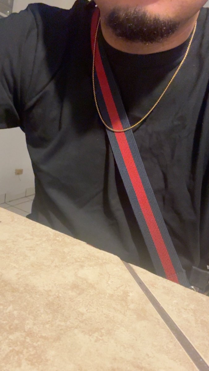 elcompaaa_'s tweet photo. 🤟🏽😁 https://t.co/eHd4g8DxFz