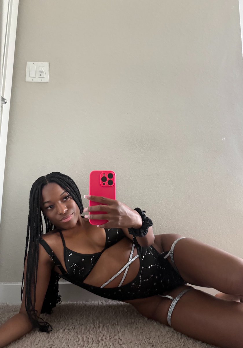 vanxssa09's tweet photo. wifey type??💍 https://t.co/bDHctXhEZt