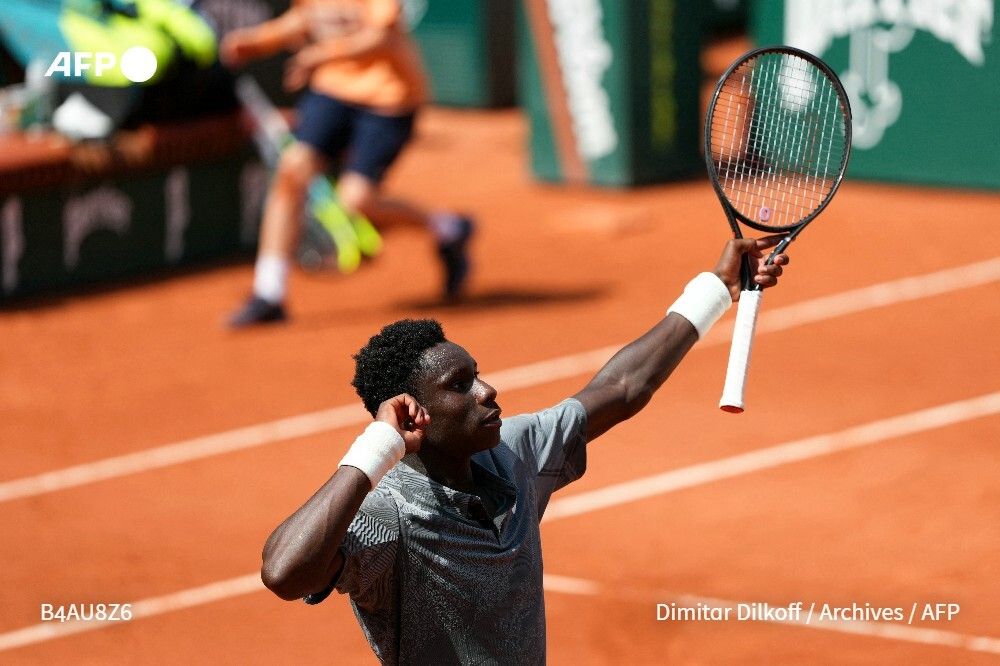 afpfr's tweet photo. 🎾🇫🇷 Roland-Garros: le Français Moïse Kouame s'est qualifié pour le 3e tour de Roland-Garros jeudi en cinq sets, pour sa première apparition dans un tournoi du Grand Chelem à seulement 17 ans, face au Paraguayen Adolfo Daniel Vallejo. https://t.co/l12WH9Jqsx