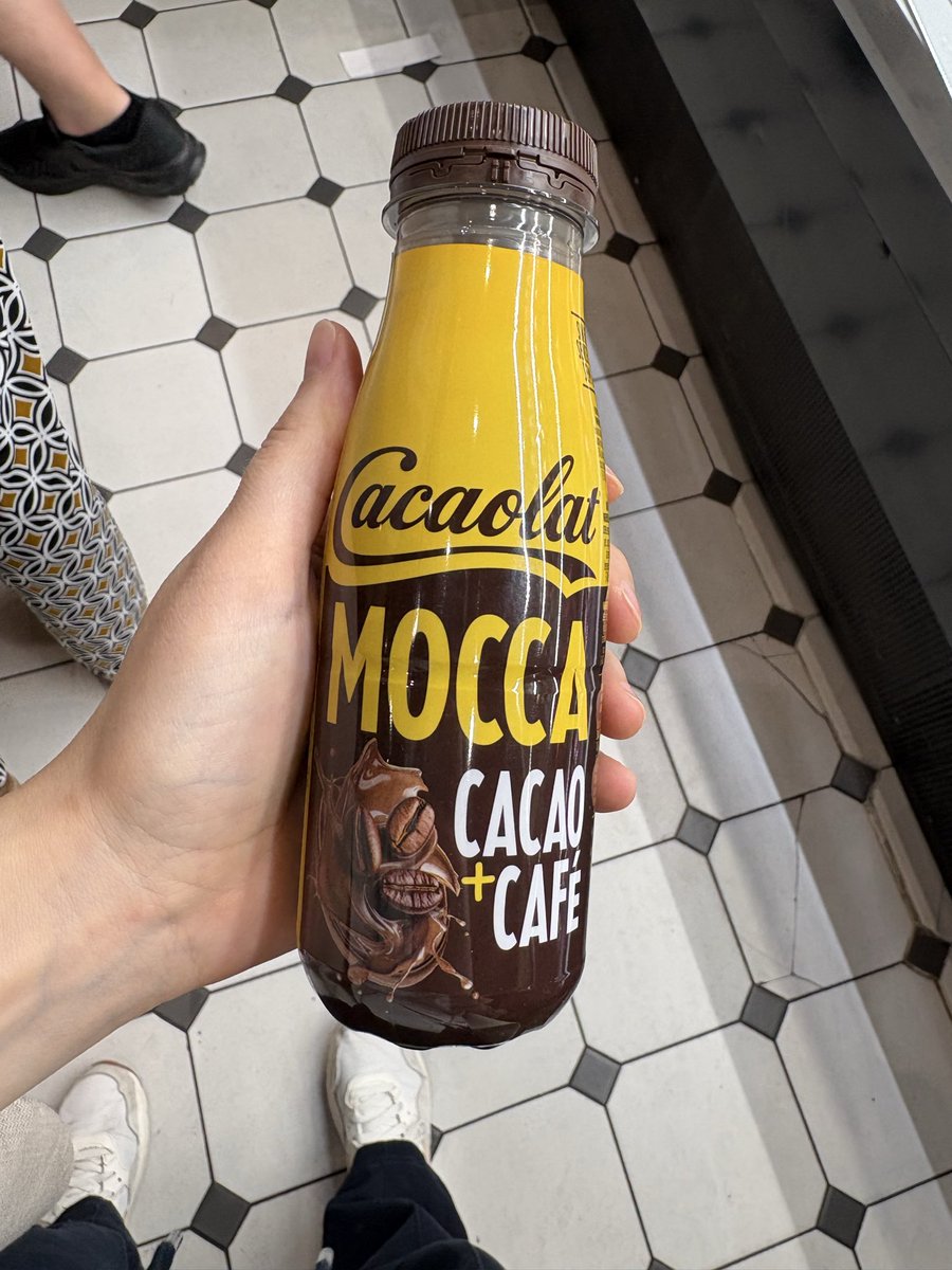 julixce_'s tweet photo. ☕️ https://t.co/io0MIn5qp9