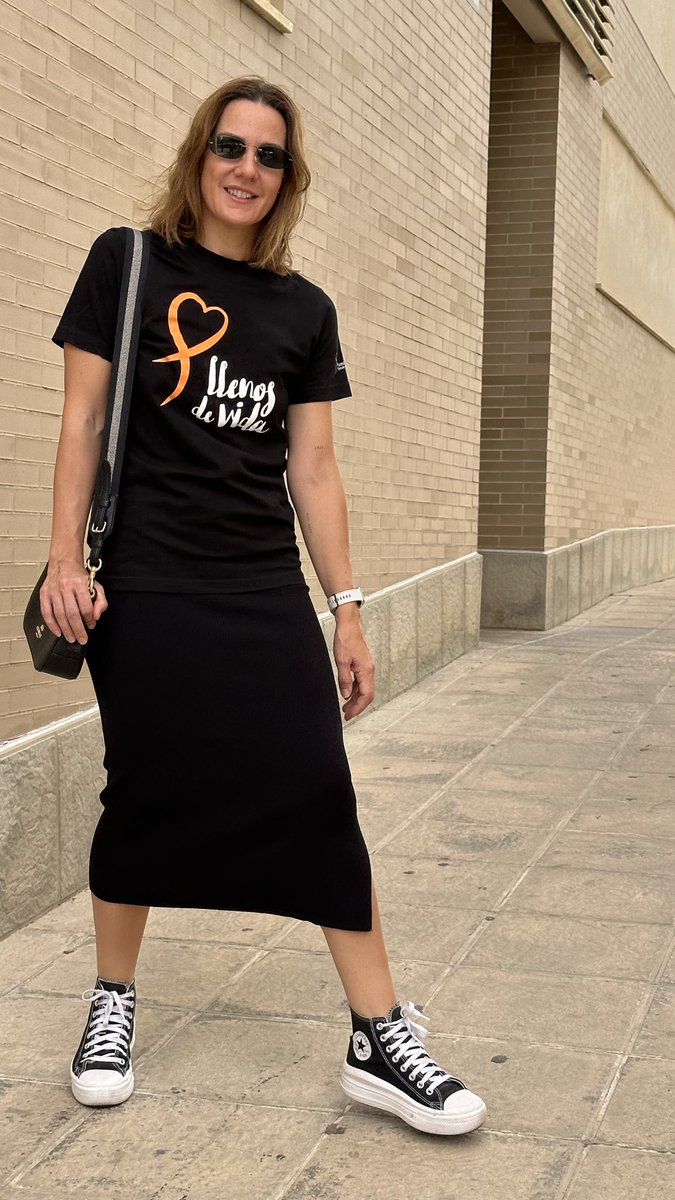 KissFlySolidary's tweet photo. Total look en negro con la camiseta Llenos de Vida. Nos encanta el estilismo. 
#camisetallenosdevida
#regalasolidaridad
#tiendaonlinesolidaria
#modasolidaria 
#universosolidario 

https://t.co/nRazRpCaZV https://t.co/eQUVVrv4iJ
