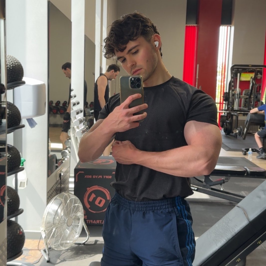 charles ❤️‍🔥 tweet media