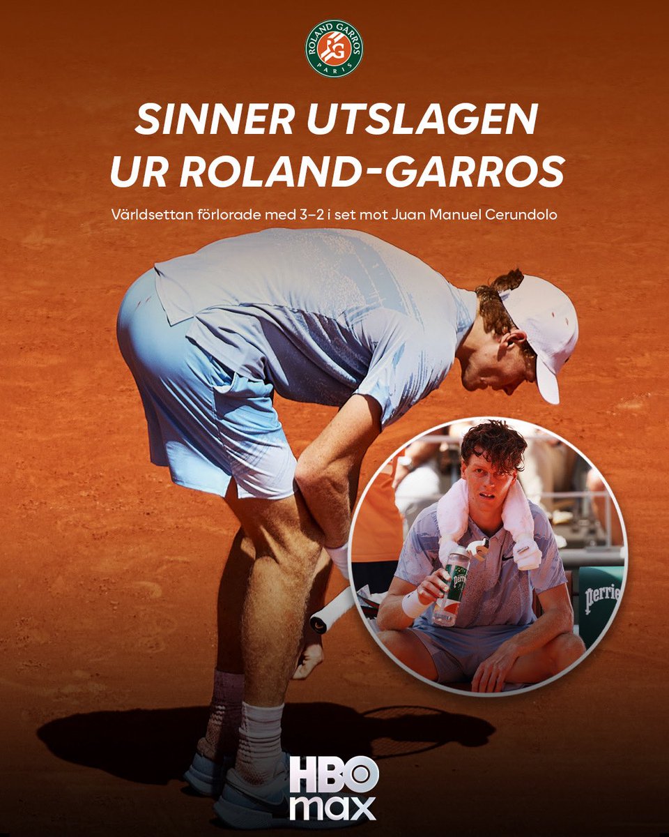 sportshbomaxse's tweet photo. Världsettan utslagen! 🤯

Jannik Sinner ledde med 2-0 i set och ledde med 5–1 i tredje set. Sinner såg märkbart påverkad ut av värmen och fick medicinsk hjälp. Då vände Juan Manuel Cerundolo på matchen i den stekheta solen i Paris.

📲 Streama Roland-Garros på HBO Max. https://t.co/CMRrzyhE3J