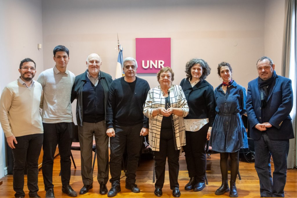 hya_unr's tweet photo. ⏩INFORMACIÓN:  La Facultad de Humanidades y Artes UNR obtuvo el sello de calidad a la enseñanza de español.

El Diploma Universitario de Competencia en Lengua Española como Lengua Extranjera que otorga la HyA UNR obtuvo el sello de calidad del SICELE. https://t.co/gWy9zmnH2P