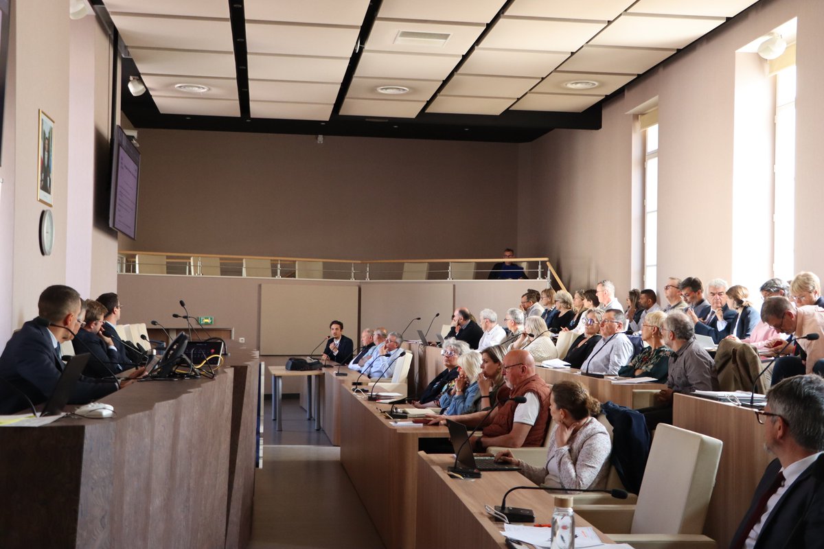 Prefet45_Centre's tweet photo. L'ensemble des nouveaux élus du Loiret, ont été invités en préfecture d'Orléans et sous-préfectures de Pithiviers et Montargis, pour la formation des nouveaux élus.

🎯des 3 jours : accompagner les élus dans leur nouvelle fonction et découvrir des outils pratiques et juridiques https://t.co/uUaC8d2KlP