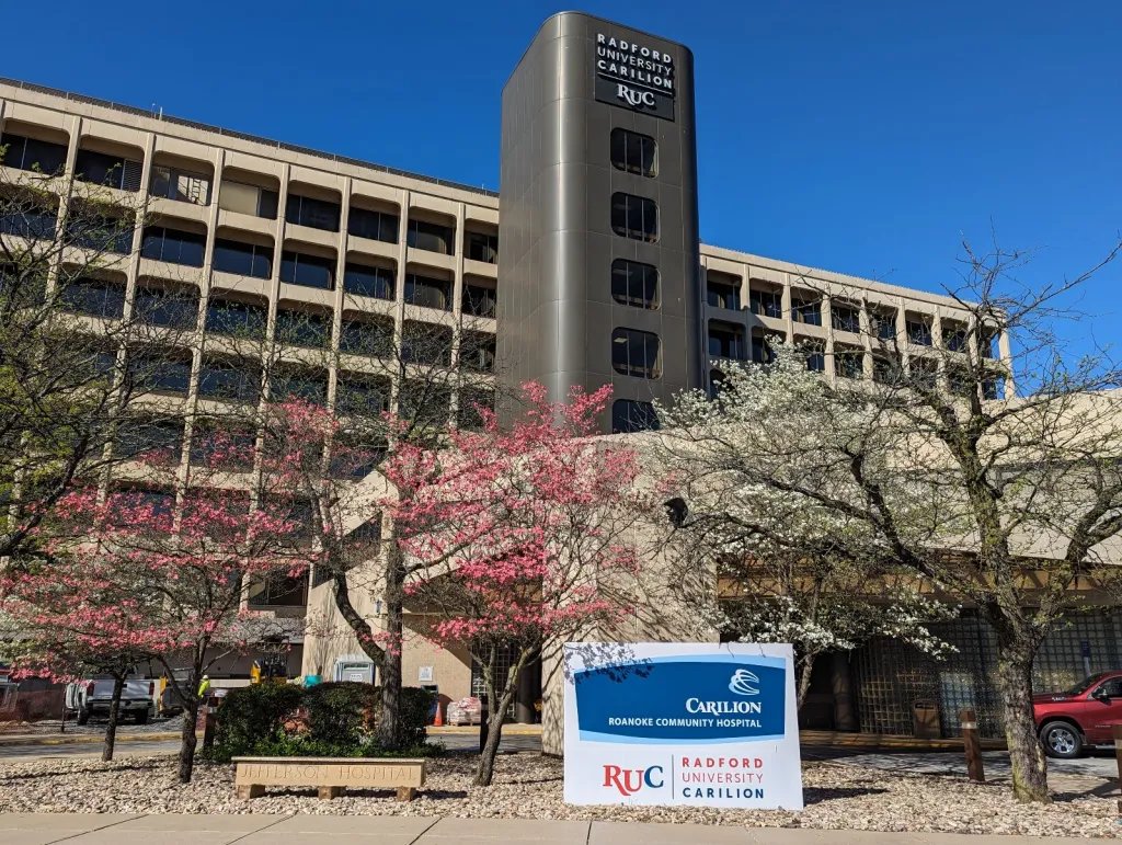 VirginiaHHA's tweet photo. Big healthcare expansion news in western Virginia: @CarilionClinic is moving forward with plans for a new rehab hospital, continuing a major investment push in regional healthcare infrastructure and patient recovery services.
Read more from @CardinalNewsVA:
https://t.co/z7YJr2Qpjg
