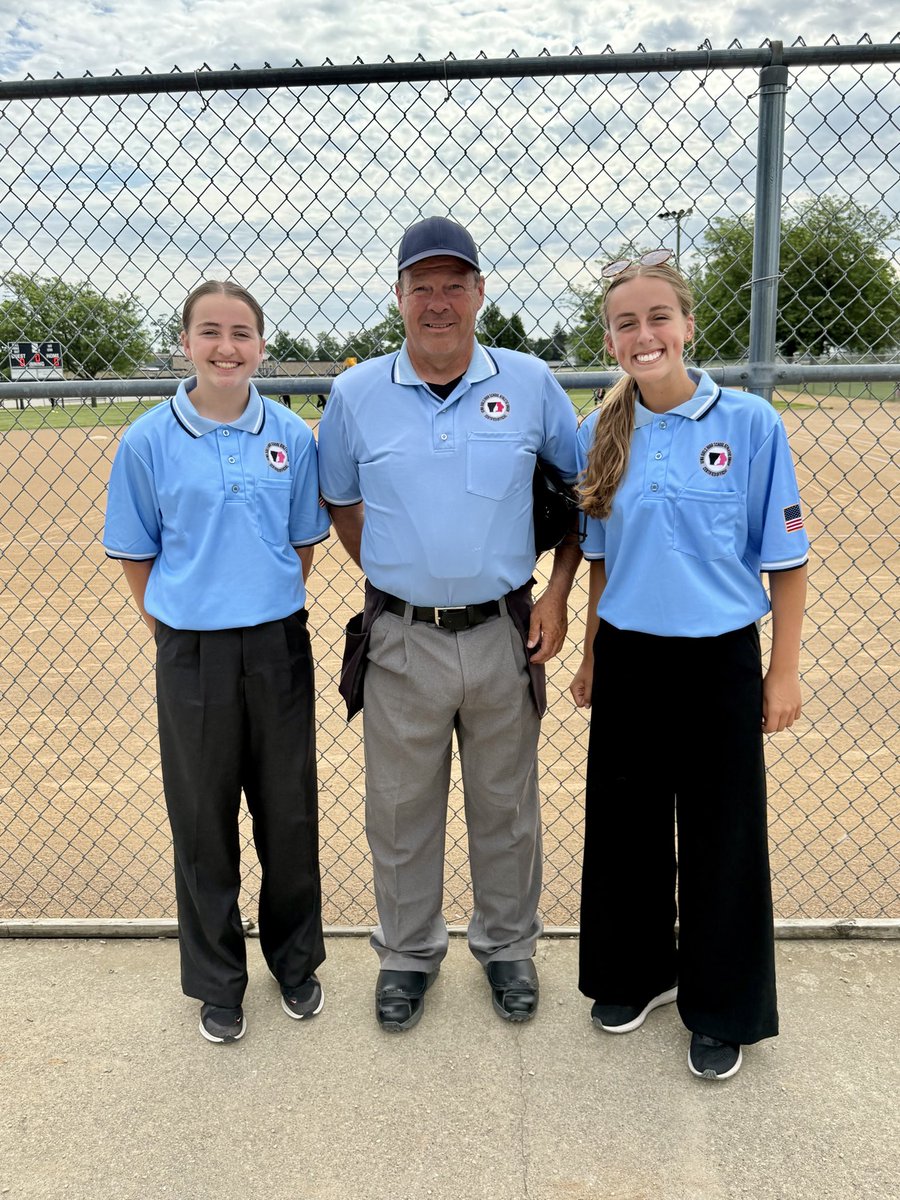 SHS_Orioles's tweet photo. Thank you @RefReps and @IGHSAU for allowing us to train and certify high school students to officiate games. We had 10 students who were certified and a couple began their official jobs on Monday. Huge shout out to Fred Griffith for helping these ladies in the JH softball games! https://t.co/VV2udxzd4c
