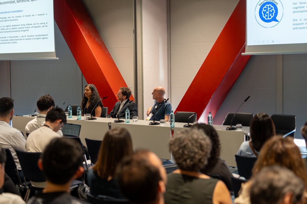 CCIB_Forum's tweet photo. 🧠 Avui arrenca l’APS Annual Convention 2026 al @CCIB_Forum. Del 28 al 30 de maig, el congrés internacional de ciència psicològica reunirà sessions plenàries, workshops, ponències, pòsters, flash talks, activitats de networking i sessions de desenvolupament professional per a investigadors i estudiants.

Enguany, el programa també incorpora sis Integrative Science Symposia (ISS) dedicats a explorar qüestions científiques complexes des de múltiples disciplines, amb temàtiques vinculades a la intel·ligència artificial, la salut mental, el desenvolupament cerebral, la cognició, el llenguatge, la cultura i les amenaces a la democràcia.

@PsychScience
-
@Fira_Barcelona