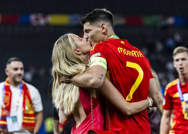 David_Ornside's tweet photo. Alvaro morata's dating history. 

2014 - 🇨🇵Carla Barber
2015 - 🇪🇸María Pombo 
2017 - 🇮🇹Alice Campello
2018 - 🇮🇹Alice Campello
2024 - 🇮🇹Alice Campello (separation)
2025 - 🇮🇹Elena Sirigu (allegedly)
2025 - 🇮🇹Alice Campello (Reconciliation )
2026 - 🇺🇸Dre... see below https://t.co/Uv1KGCk2Sz