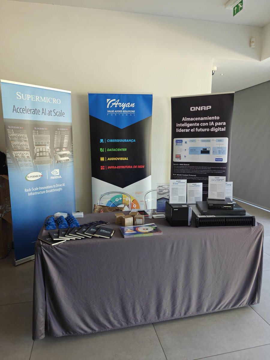 QNAPEspana's tweet photo. Hoy también participamos en #ChannelON2026 Lisboa junto a @Aryan_VAD y Supermicro.

Desde QNAP mostramos nuestras soluciones de almacenamiento e infraestructura IT para entornos empresariales, compartiendo tecnología, innovación y nuevas oportunidades junto al canal.

#QNAP https://t.co/jjx3Figp5a