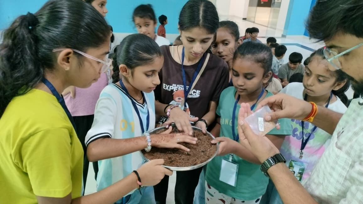 RscPatan's tweet photo. @InfoGujcost supported Day 1 of the Residential Summer Science Camp 5 (Exploring Nature) @RscPatan. Hands-on activities,origami workshop, various scientific sessions &amp; an expert lecture inspired students to explore nature and develop curiosity,creativity, and scientific thinking. https://t.co/OUXLDX5kLJ