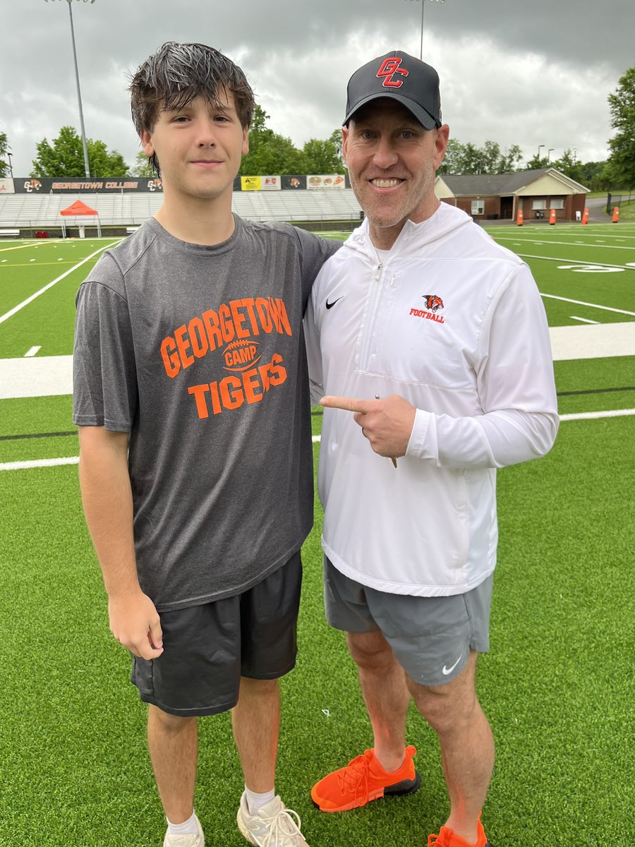 andrew_hoerter0's tweet photo. After a great conversation with @CoachDuncan39 and @GCswynn I am blessed to receive an offer from @Gtown_Football!
@KennyHoerterJr 
@dupontmanualfb 
@ManualAthletics 
@TheChrisRubio 
@JohnPerin https://t.co/VKoSII3csc