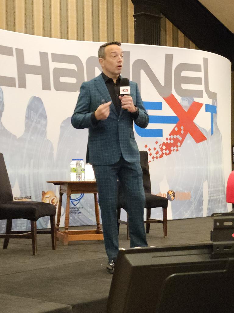 PaoloCDN's tweet photo. AI sales guru Shane Gibson @shanegibson hits the stage at ChannelNext Central in Toronto talking about the AI equipped MSP. #ChannelNext https://t.co/omkNRXkSmI
