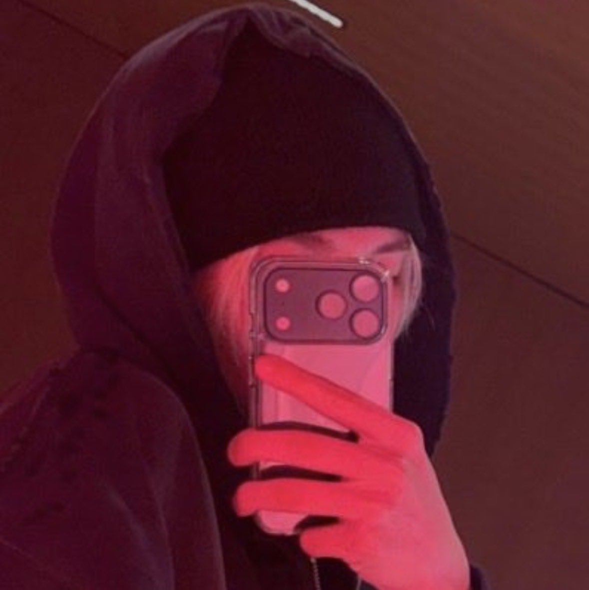 ¹⁰⁰⁹ tweet media