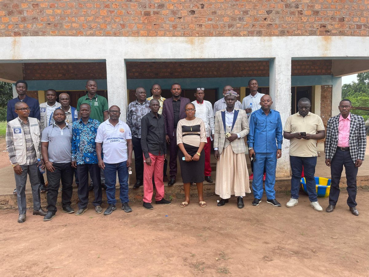 APC_Asbl's tweet photo. Grâce au plaidoyer de l'ONG @APC_Asbl, les autorités s'engagent à alléger les taxes et à stopper le harcèlement fiscal qui pesait sur les concessionnaires & ménages agricoles à #Tshikapa.
Le Chef de secteur de l’Entre Kasaï-Kabambaie a interdit ces taxes illégales, tandis que le Ministre provincial de l'Agriculture prépare un arrêté de régulation. 🛑
#RDC #Kasai #Tshikapa #Agriculture #Plaidoyer #Gouvernance #APC #SecuriteAlimentaire