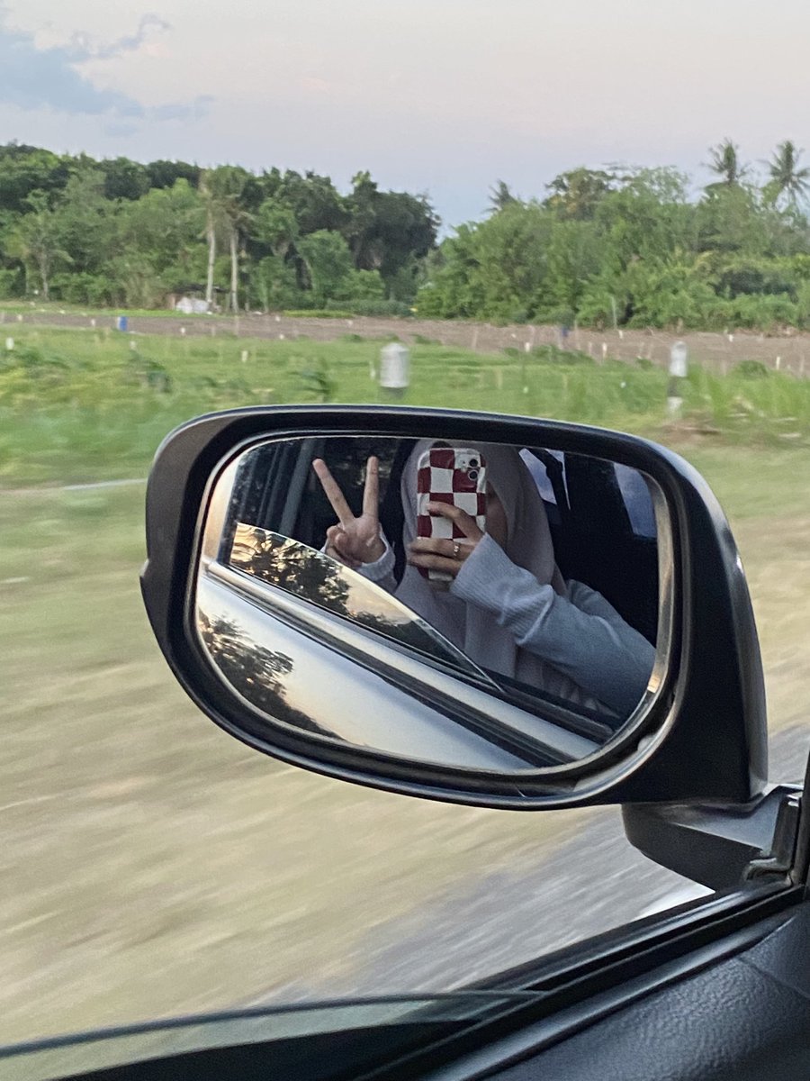 atilejna's tweet photo. memanfaatkan liburan dengan baik ceunah🥰 https://t.co/Bc8uh2GT8l