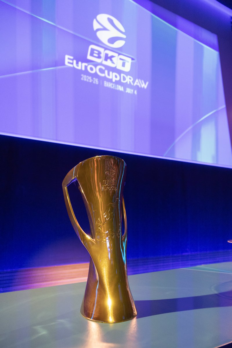 EurohoopsTR's tweet photo. 🏀 32 takımlı EuroCup'ta olması beklenen yeni format şu şekilde:

▪️ Normal sezon: Sekiz takımdan oluşan dört grup

▪️ Son 16 Turu: Dört takımdan oluşan dört grup

▪️ Playofflar: Çeyrek final ve yarı final aşamalarında üç maç üzerinden oynanan seriler

▪️ Finaller: Üç maçlık final serisi

(via @arbarkas)