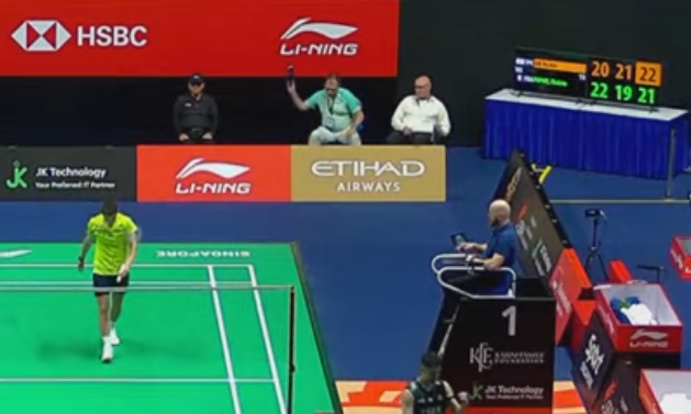 utomow's tweet photo. @BWFScore popov sr. emosian banting apa tuh 😂 https://t.co/UW0kllvFMo